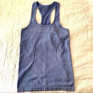 Lululemon seamless Racerback tank top - Size 4